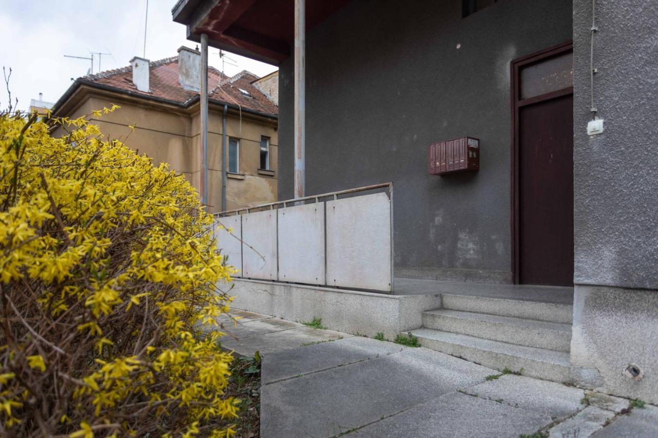 Modern Studio Near British Square Lägenhet Zagreb Exteriör bild